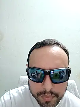 Snapshot of ElSunEagle chatting on May 3, 2026, 2:28 am ElSunEagle online show from May 3, 2026, 2:28 am