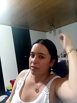 MagicStephany  online show from February 5, 2026, 1:43 am