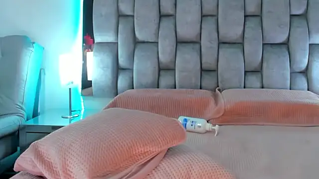 Abbye blue01 online show from December 18, 2024, 1:37 am