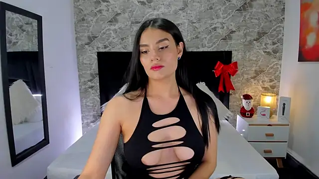 Maylin Garcia online show from December 12, 2024, 7:37 pm