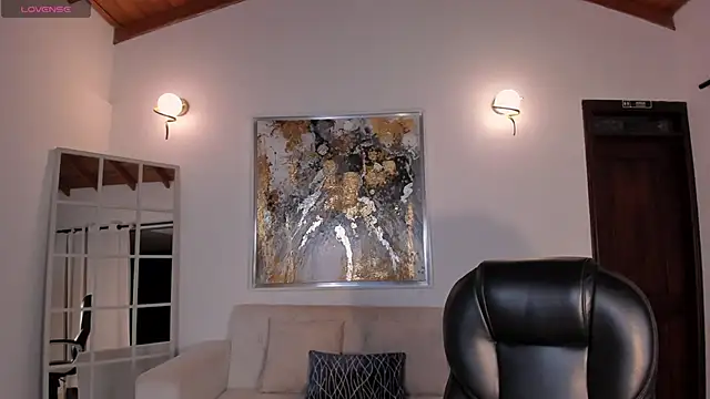 CorinneRusso online show from January 7, 2025, 4:18 am