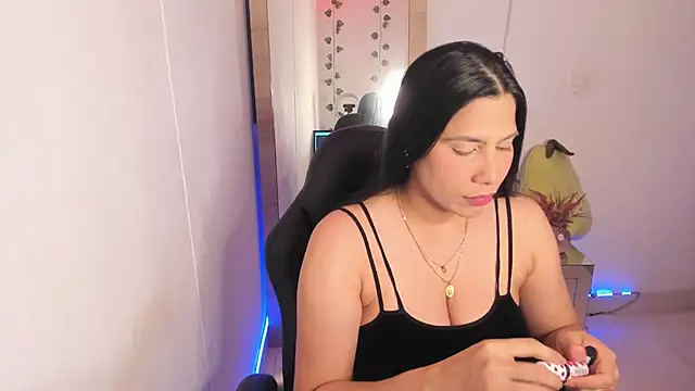 Snapshot of hellensexy chatting on February 10, 2025, 8:53 pm hellensexy online show from February 10, 2025, 8:53 pm