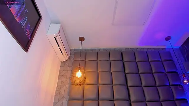 megan woll online show from March 8, 2025, 6:26 pm