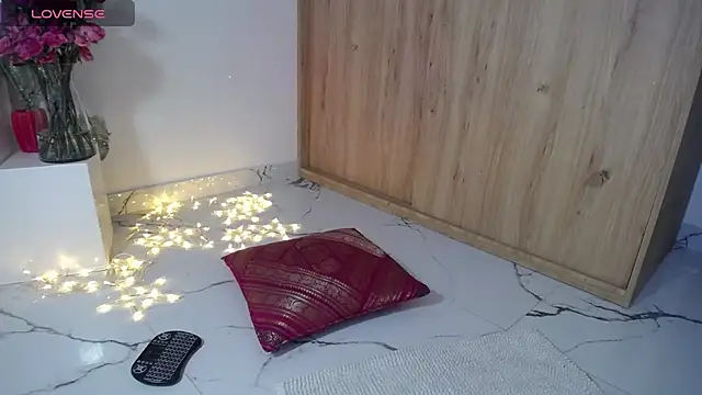  Lalaa online show from January 28, 2025, 10:34 pm