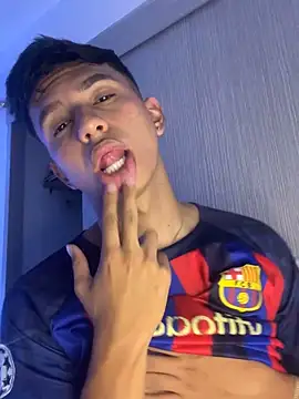 Leonarrrd 01 online show from February 6, 2025, 2:33 am