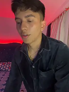 Leonarrrd 01 online show from February 15, 2025, 3:20 am