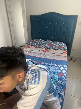 Leonarrrd 01 online show from February 15, 2025, 10:10 pm