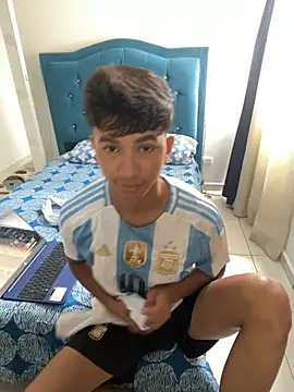 Leonarrrd 01 online show from March 7, 2025, 4:55 pm