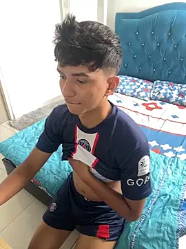 Leonarrrd 01 online show from March 8, 2025, 6:37 pm