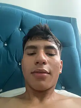 Leonarrrd 01 online show from March 16, 2025, 10:20 pm