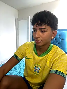 Leonarrrd 01 online show from October 10, 2025, 8:19 pm