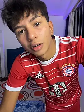 Leonarrrd 01 online show from October 16, 2025, 11:50 pm