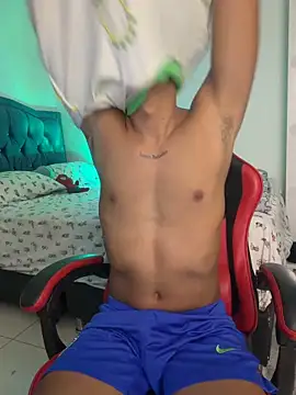 Leonarrrd 01 online show from April 8, 2026, 1:38 am