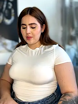 ValerieHilton online show from October 6, 2025, 9:45 pm