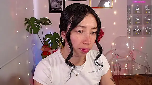 lilyy evanss online show from December 6, 2024, 9:57 pm