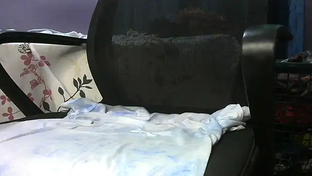 nine9inchdonn online show from February 4, 2025, 4:48 am