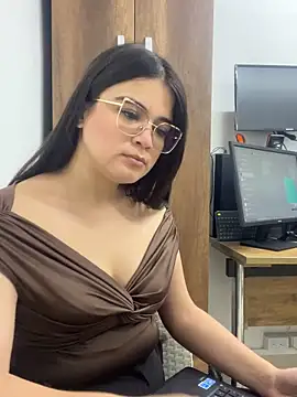 CamilaSofiia online show from October 4, 2025, 7:34 pm