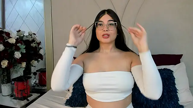 CamilaSofiia online show from November 10, 2025, 8:08 pm