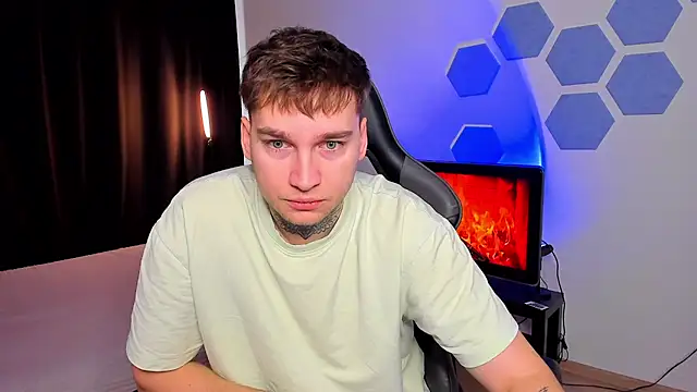 Chris Tyson online show from December 3, 2025, 7:16 am