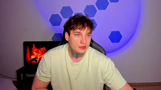 Chris Tyson online show from April 18, 2026, 8:20 pm