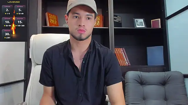 EdwardRoss  online show from March 1, 2025, 7:15 pm