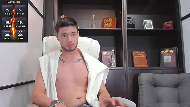 EdwardRoss  online show from March 14, 2025, 7:55 pm