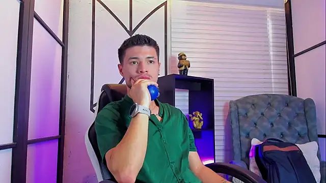 EdwardRoss  online show from September 15, 2025, 6:41 pm