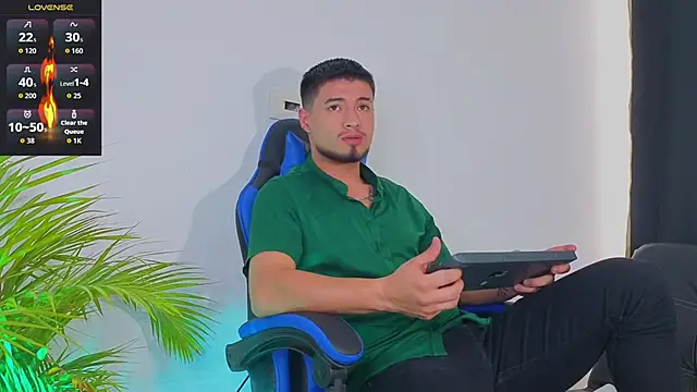 EdwardRoss  online show from October 14, 2025, 7:58 pm