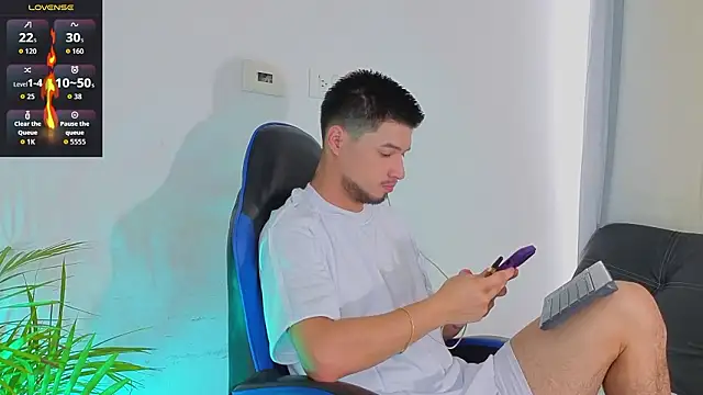 EdwardRoss  online show from March 5, 2026, 9:22 pm