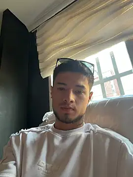Snapshot of EdwardRoss_ chatting on July 25, 2026, 8:06 pm EdwardRoss online show from July 25, 2026, 8:06 pm