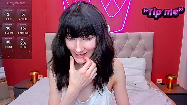 Lili flowerr online show from January 25, 2025, 9:04 am