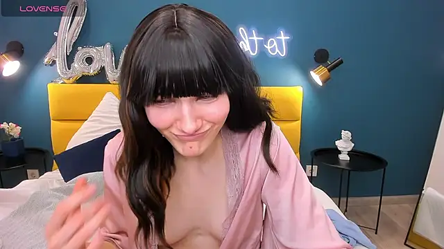 Lili flowerr online show from February 26, 2025, 9:53 am