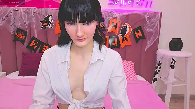 Lili flowerr online show from October 29, 2025, 11:12 am