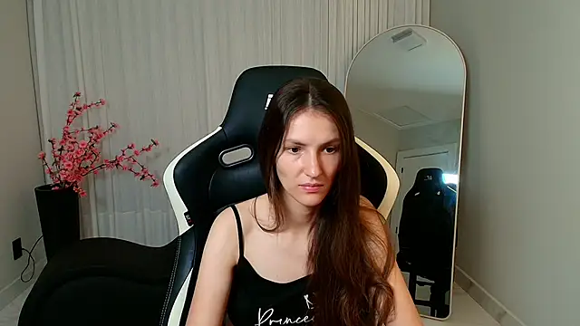 upssnowy online show from October 31, 2025, 3:18 am