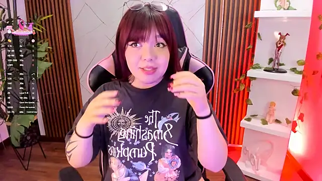 Snapshot of Fluffy_Bubble21 chatting on March 6, 2025, 4:19 am Fluffy Bubble21 online show from March 6, 2025, 4:19 am