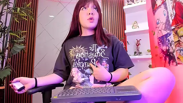 Snapshot of Fluffy_Bubble21 chatting on March 6, 2025, 10:30 am Fluffy Bubble21 online show from March 6, 2025, 10:30 am