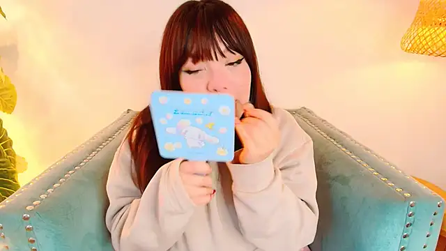 Snapshot of Fluffy_Bubble21 chatting on March 13, 2025, 10:36 am Fluffy Bubble21 online show from March 13, 2025, 10:36 am