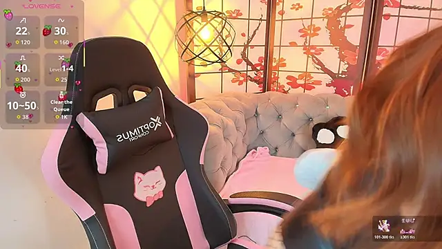 Snapshot of Fluffy_Bubble21 chatting on November 29, 2025, 4:37 am Fluffy Bubble21 online show from November 29, 2025, 4:37 am