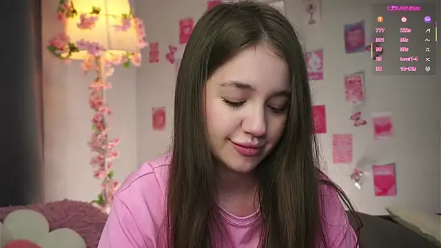 AmiLewis online show from February 14, 2026, 1:02 am