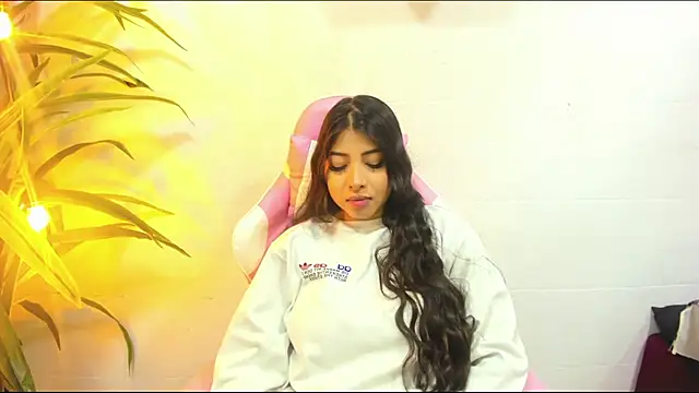 Snapshot of Miia_Thompsonn chatting on October 12, 2025, 4:17 pm Miia Thompsonn online show from October 12, 2025, 4:17 pm