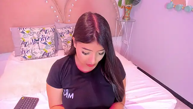 Miia Thompsonn online show from January 7, 2026, 3:31 am