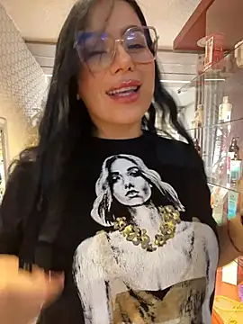 Miah gomez  online show from March 26, 2026, 6:02 pm