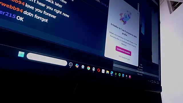 Snapshot of Antonywebb94 chatting on March 12, 2025, 9:35 pm Antonywebb94 online show from March 12, 2025, 9:35 pm