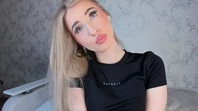 Snapshot of milky_waybaby chatting on January 23, 2025, 5:24 am milky waybaby online show from January 23, 2025, 5:24 am