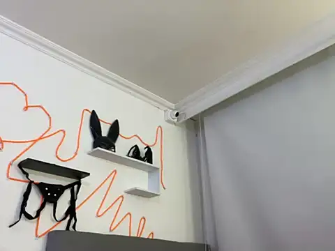 alissonandamy online show from March 3, 2025, 11:35 pm