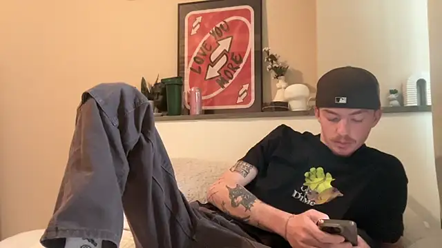 Snapshot of younghungginger chatting on December 7, 2024, 8:05 pm younghungginger online show from December 7, 2024, 8:05 pm