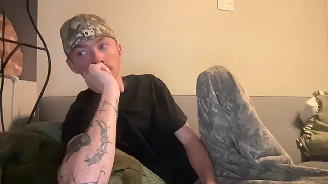 Snapshot of younghungginger chatting on December 1, 2025, 12:59 am younghungginger online show from December 1, 2025, 12:59 am