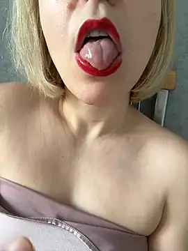 Snapshot of Yourdirtybitch chatting on January 11, 2025, 8:22 am Yourdirtybitch online show from January 11, 2025, 8:22 am