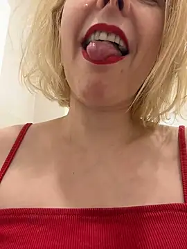Snapshot of Yourdirtybitch chatting on February 21, 2025, 8:05 pm Yourdirtybitch online show from February 21, 2025, 8:05 pm