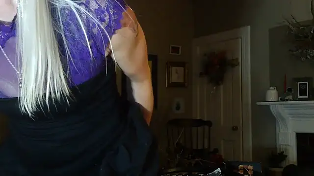 Glamazonx online show from December 4, 2025, 1:48 am